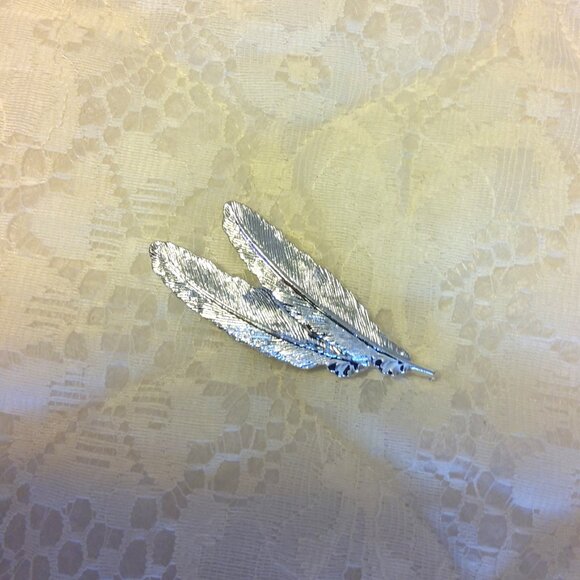 Vintage Gerry's Feather Leaf Silver Tone Brooch Timeless Vtg Pin Jewelry - Picture 3 of 9